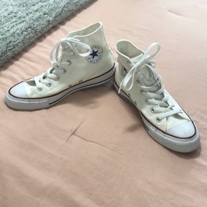 WHITE HIGHTOP CONVERSE!!